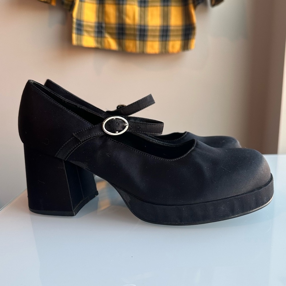 90s vintage Steve Madden maryjanes